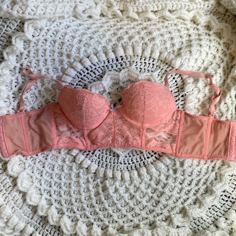 Victoria’s Secret 32c pink bra